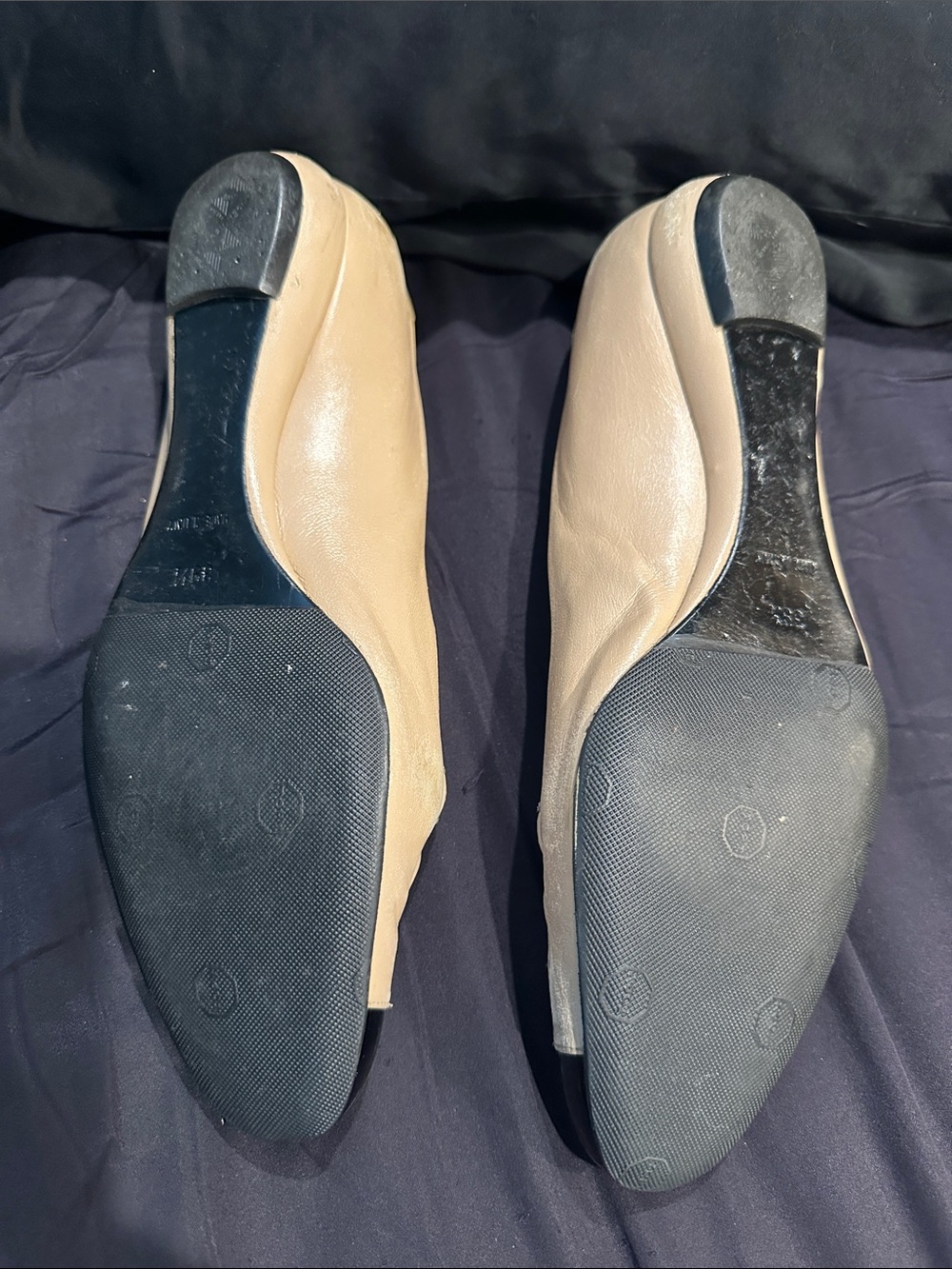CHANEL Beige Leather Flats with Black Patent Cap Toe - Picture 4 of 10